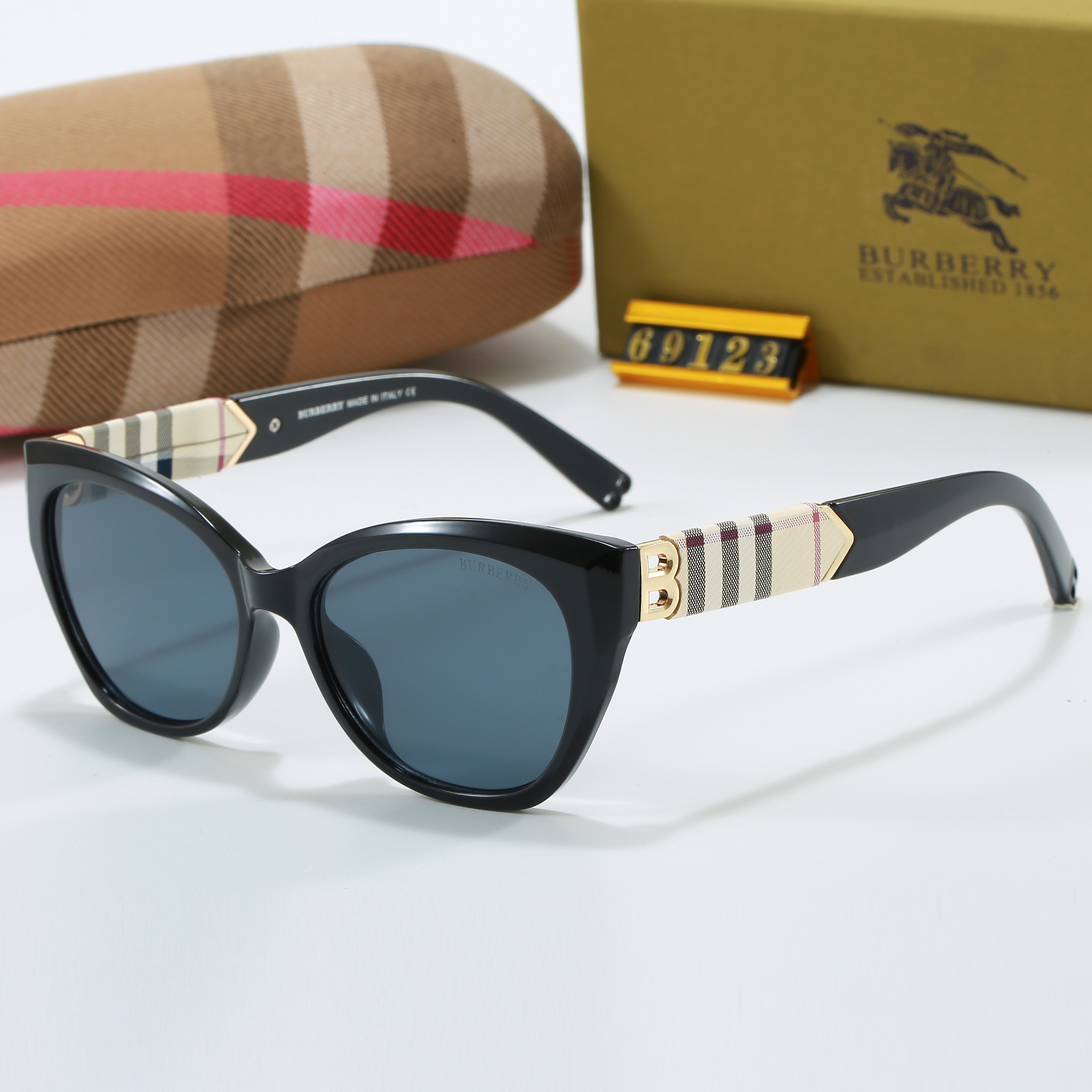 Burberry sunglasses with box 69123 - Image 9