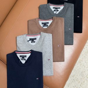 Tommy HILFIGER Embroidered Round Neck Sweater