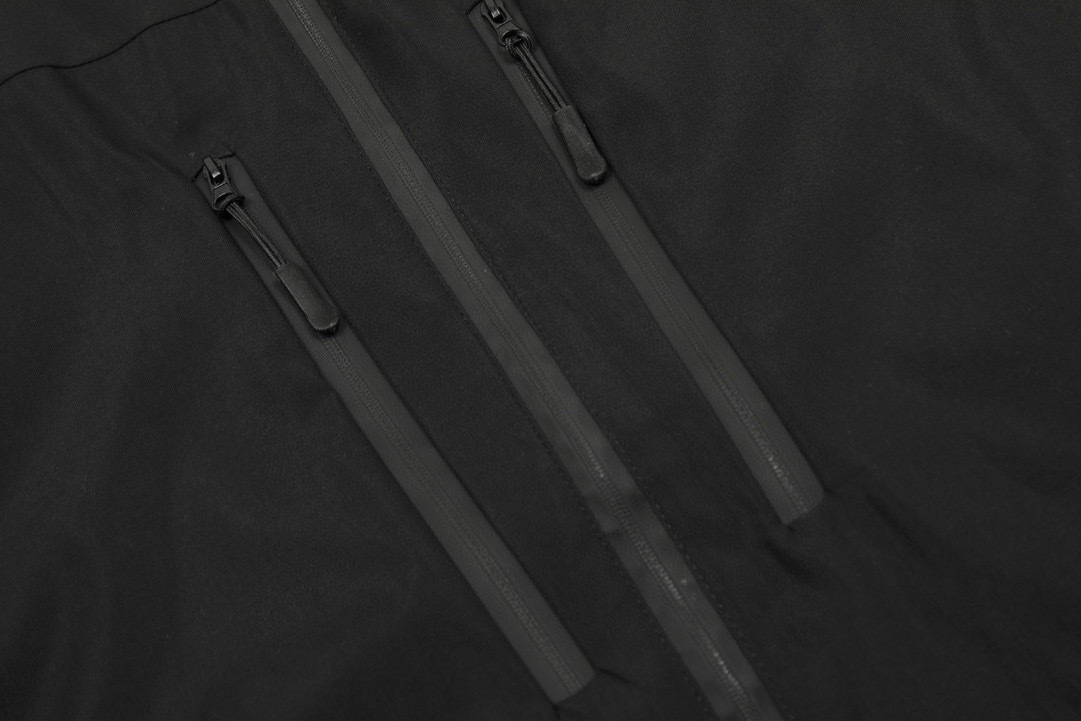 ARCTERYX Alpha SV 6th Generation GTX Outdoor Waterproof Guided Stormtrooper Jacket - Image 4