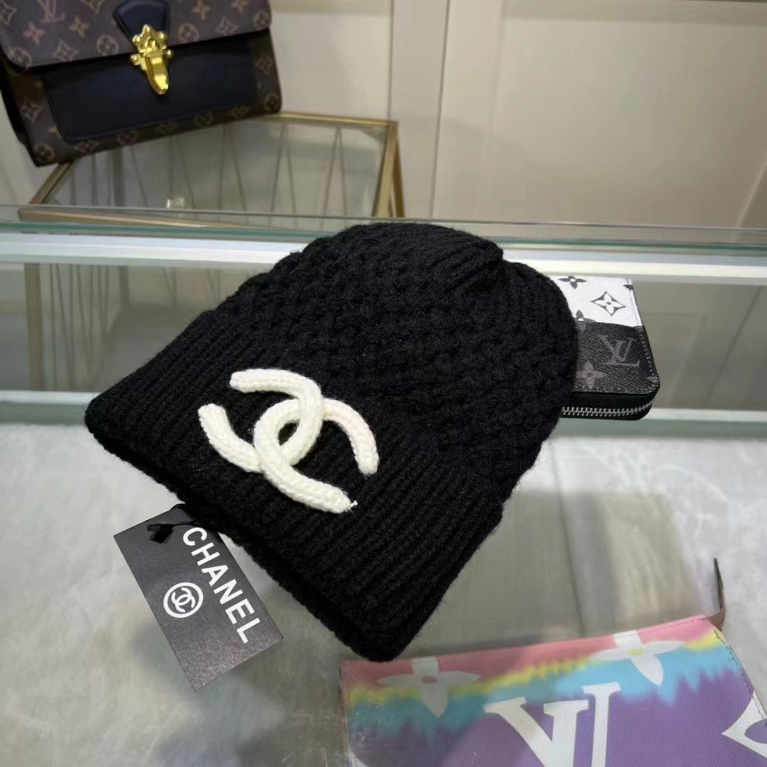CHANEL Knitted Hat 2 - Image 3