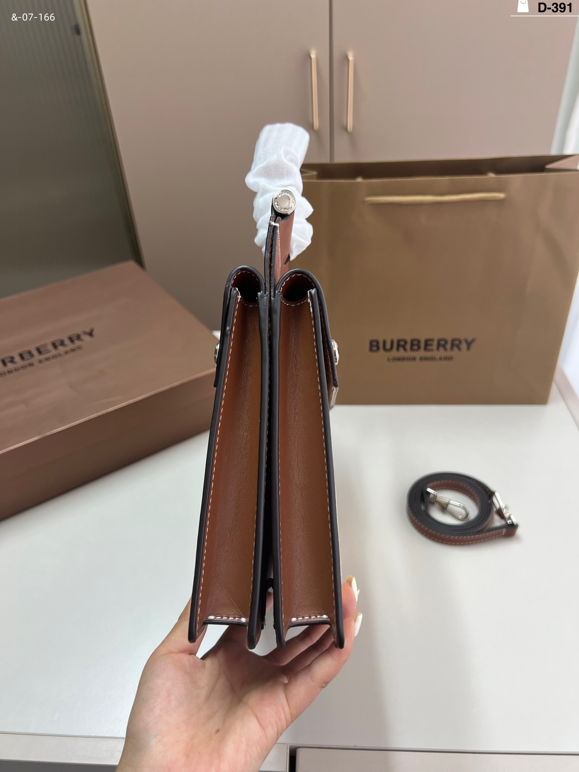 Burberry 3 colors, briefcase commuter bag - Image 6