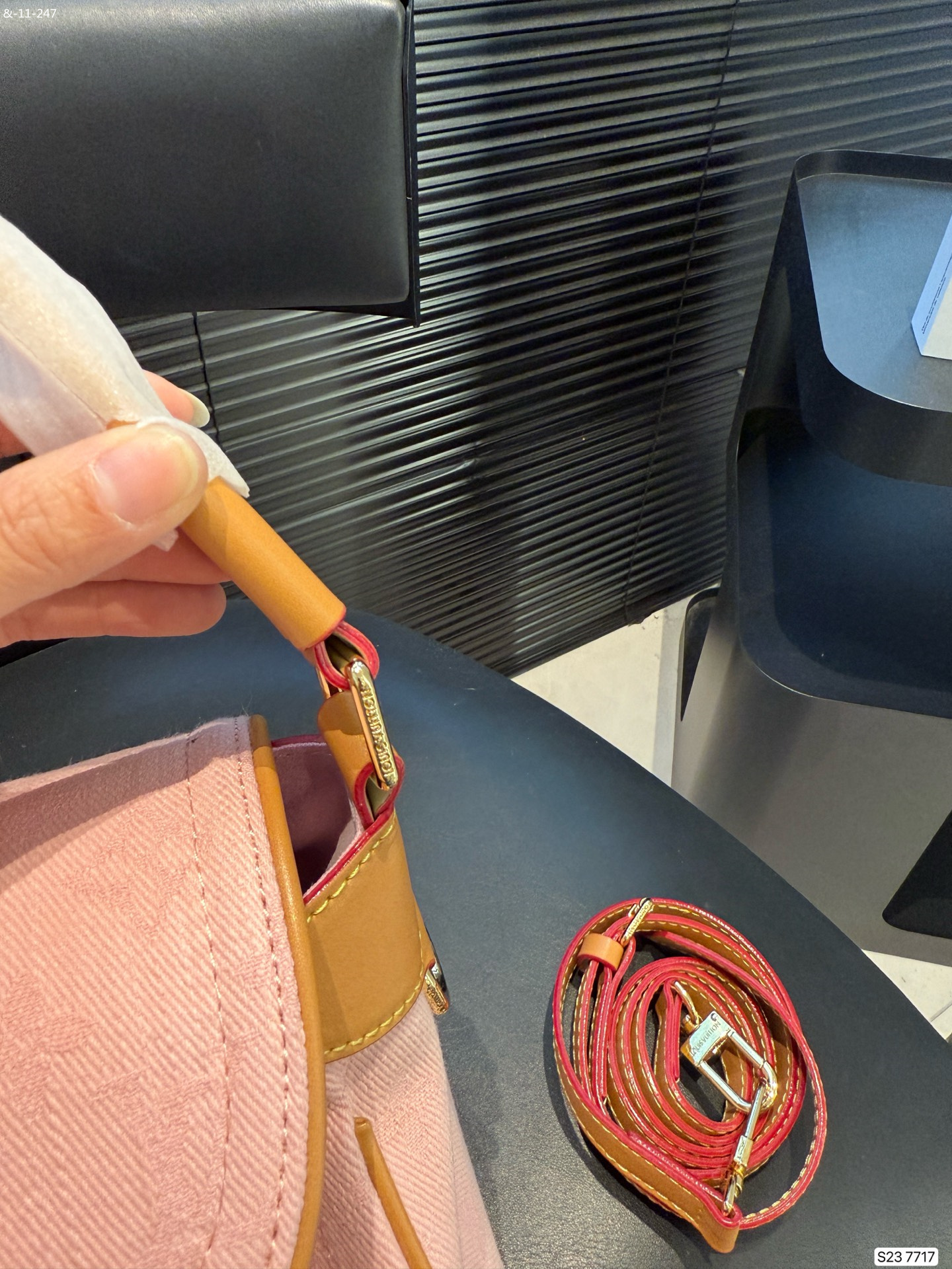 Louis Vuitton women's denim shoulder and armpit handbag - Image 2